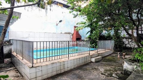 Casa classica com piscina, churrasqueira e 200m² - Para famílias grandes