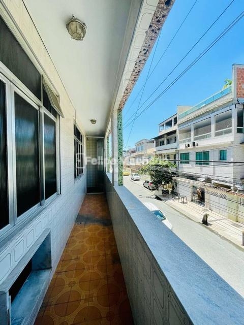 Casa à venda em Rio de Janeiro, Ramos, com 2 quartos, com 100 m²