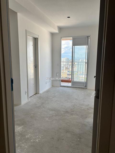 Apartamento com varanda e Vista livre em Bonsucesso - Primeira locação